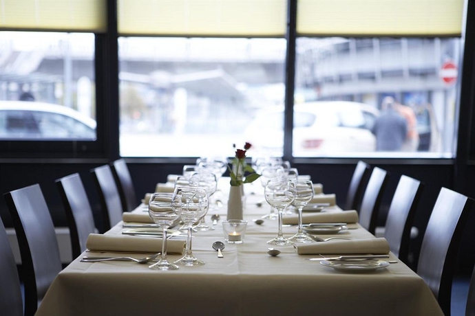 Imagen del bar/restaurante del Hotel Intercityhotel Freiburg. Foto 3