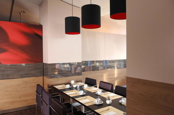 Imagen del bar/restaurante del Hotel Intercityhotel Hamburg-altona. Foto 4