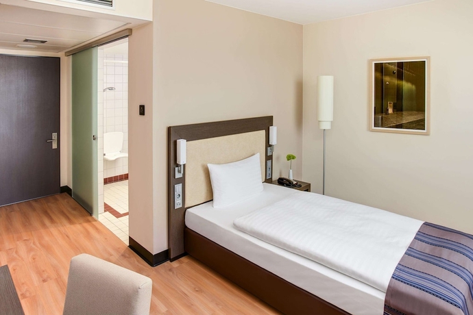 Imagen de la habitación del Hotel Intercityhotel Ingolstadt. Foto 12