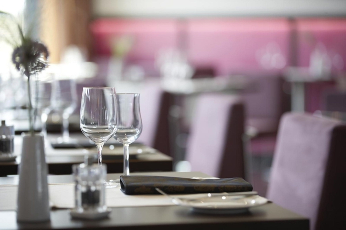 Imagen del bar/restaurante del Hotel Intercityhotel Kiel. Foto 3