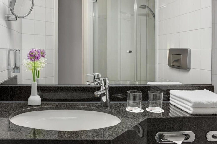 Imagen de la habitación del Hotel Intercityhotel Kiel. Foto 8