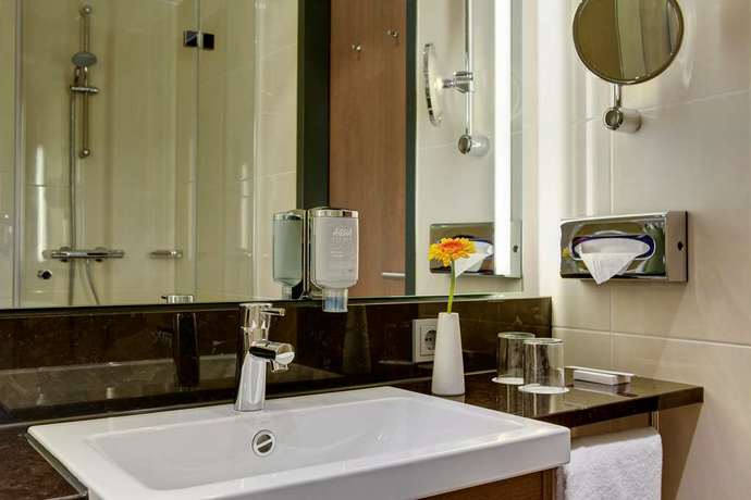 Imagen de la habitación del Hotel Intercityhotel Leipzig. Foto 16