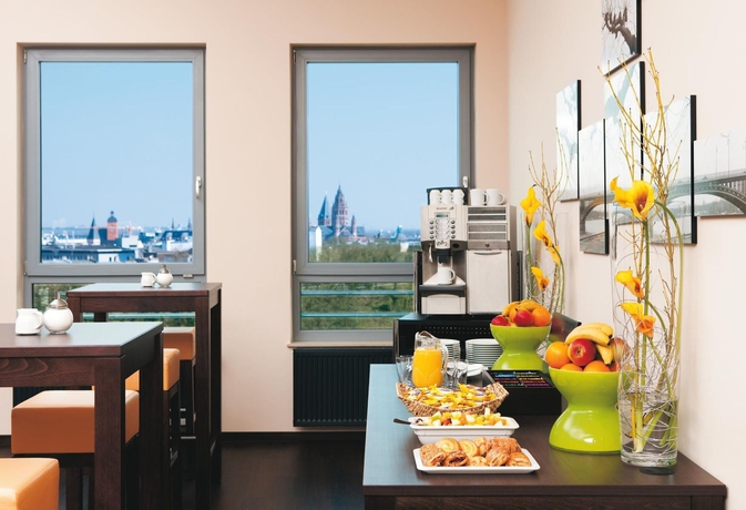 Imagen de los interiores del Hotel Intercityhotel Mainz. Foto 13