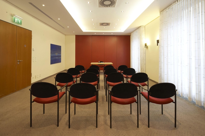 Imagen de los interiores del Hotel Intercityhotel Nürnberg. Foto 11