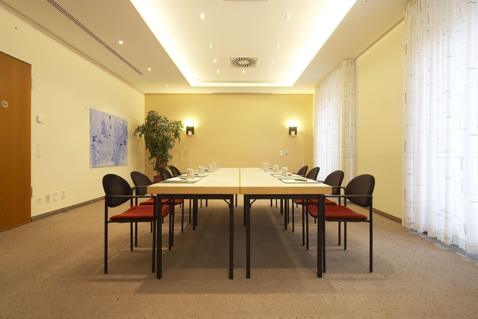 Imagen de los interiores del Hotel Intercityhotel Nürnberg. Foto 12