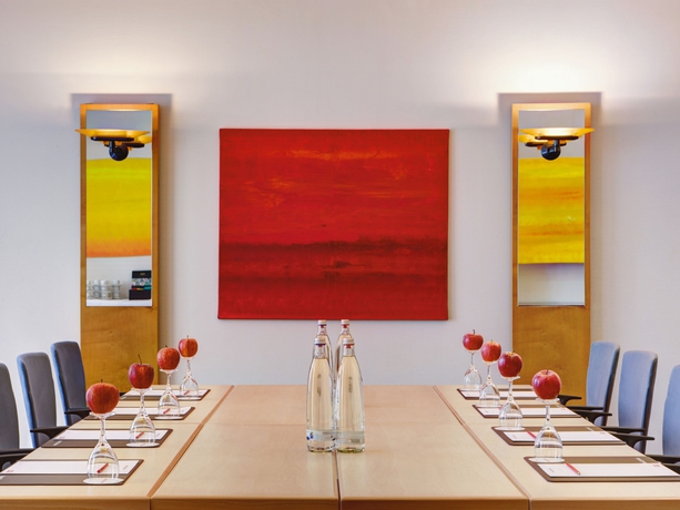 Imagen de los interiores del Hotel Intercityhotel Nürnberg. Foto 15