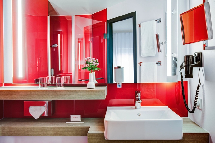 Imagen de la habitación del Hotel Intercityhotel Rostock. Foto 8