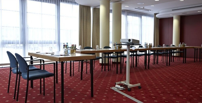 Imagen de los interiores del Hotel Intercityhotel Schwerin. Foto 9