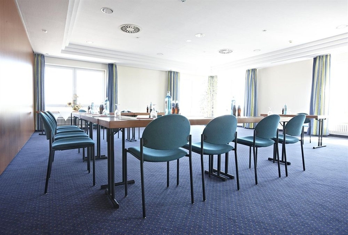 Imagen de los interiores del Hotel Intercityhotel Stralsund. Foto 14