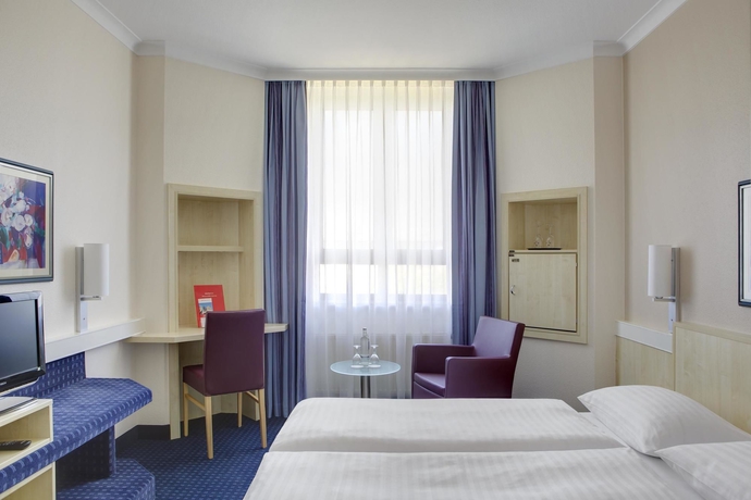 Imagen de la habitación del Hotel Intercityhotel Ulm. Foto 6