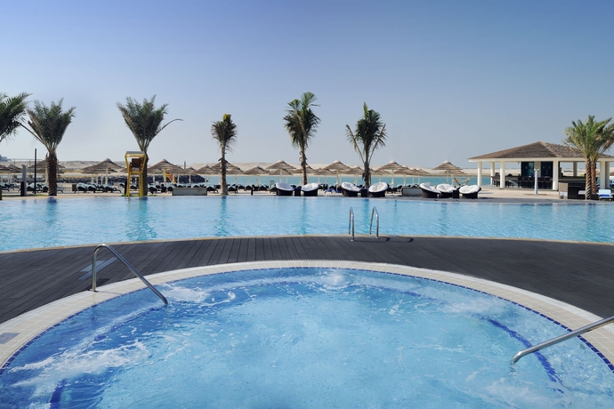 Imagen de la piscina del Hotel Intercontinental Abu Dhabi, An Ihg. Foto 14