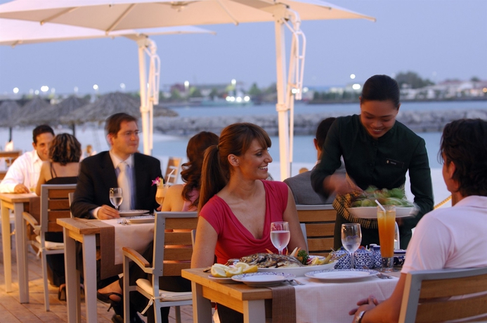 Imagen del bar/restaurante del Hotel Intercontinental Abu Dhabi, An Ihg. Foto 3