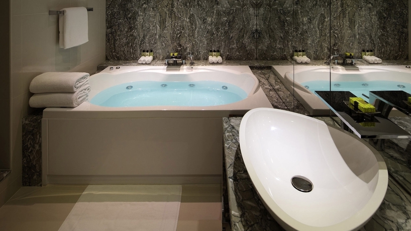 Imagen de la habitación del Hotel Intercontinental Bahrain, An Ihg. Foto 11