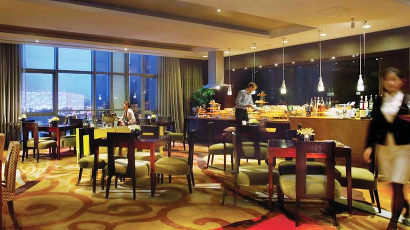 Imagen del bar/restaurante del Hotel Intercontinental Beijing Beichen, An Ihg. Foto 2