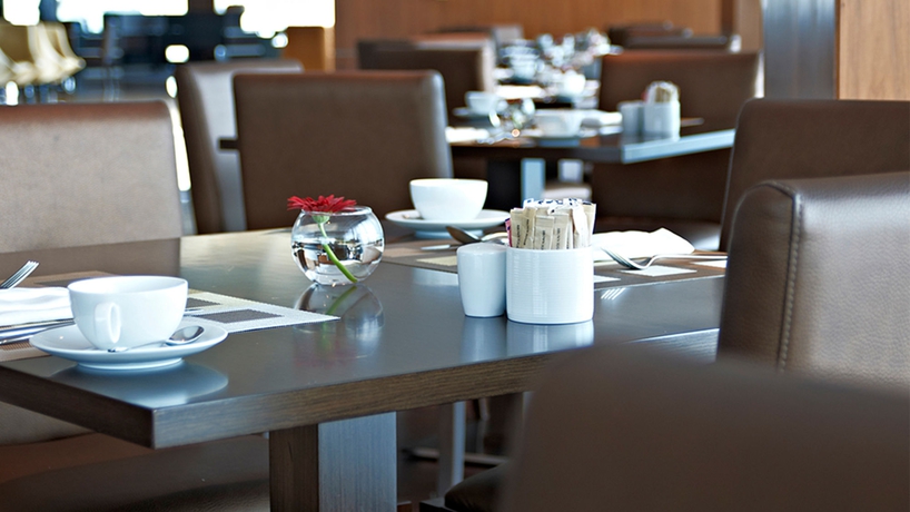 Imagen del bar/restaurante del Hotel Intercontinental Doha The City, An Ihg. Foto 1