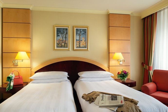 Imagen de la habitación del Hotel Intercontinental Frankfurt. Foto 4