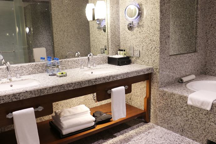 Imagen de la habitación del Hotel Intercontinental Hanoi Landmark72, An Ihg. Foto 4