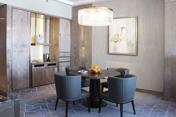 Imagen de la habitación del Hotel Intercontinental Hanoi Landmark72, An Ihg. Foto 13