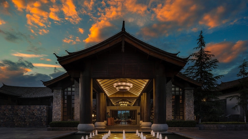Imagen de los interiores del Hotel Intercontinental Lijiang Ancient Town Resort, An Ihg. Foto 11