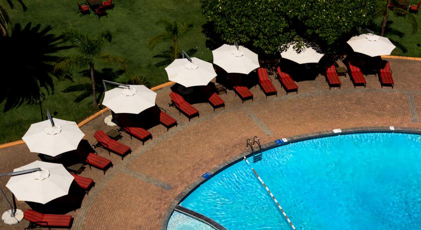 Imagen de la piscina del Hotel Intercontinental Lusaka, An Ihg. Foto 12