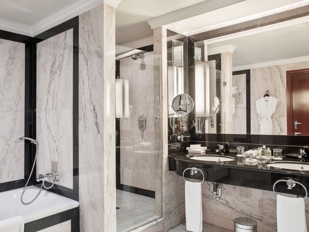 Imagen de la habitación del Hotel Intercontinental Madrid. Foto 8