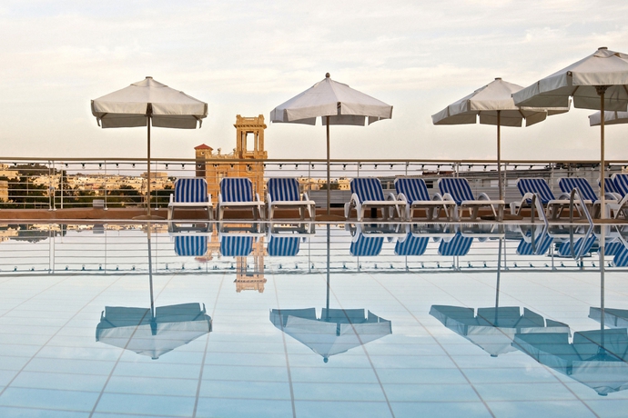 Imagen de la piscina del Hotel Intercontinental Malta. Foto 16