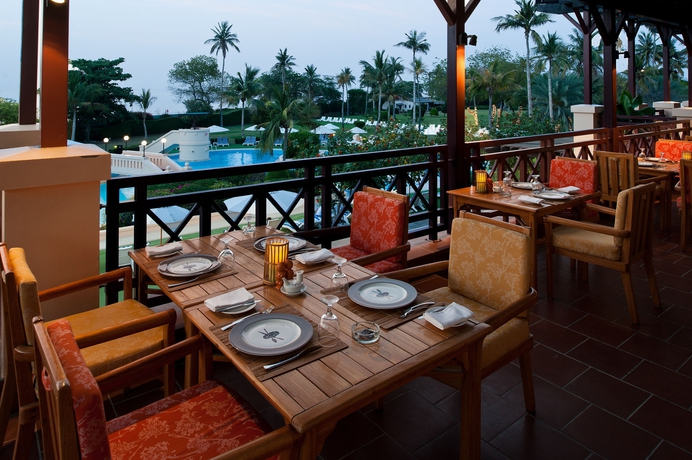 Imagen del bar/restaurante del Hotel Intercontinental Muscat, An Ihg. Foto 3