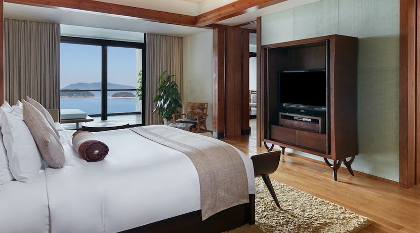 Imagen de la habitación del Hotel Intercontinental One Thousand Island Lake Resort. Foto 4