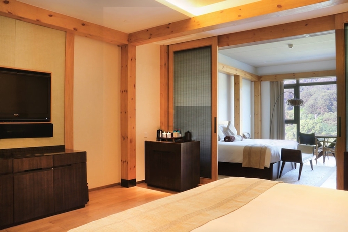 Imagen de la habitación del Hotel Intercontinental One Thousand Island Lake Resort. Foto 6