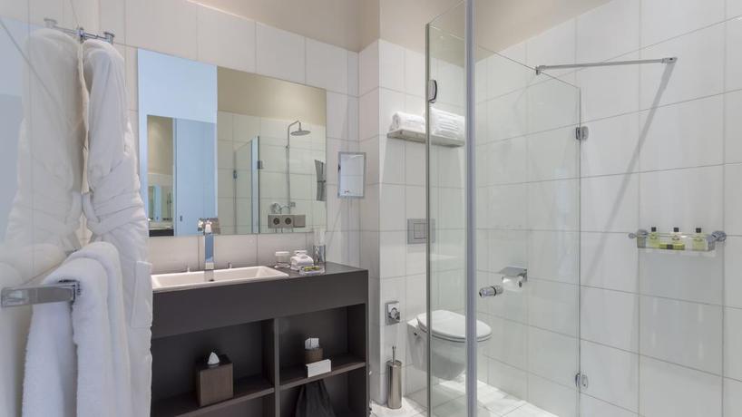 Imagen de la habitación del Hotel Intercontinental Paris Champs Elysées Etoile. Foto 3