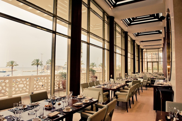 Imagen del bar/restaurante del Hotel Intercontinental Phoenicia Beirut, An Ihg. Foto 2