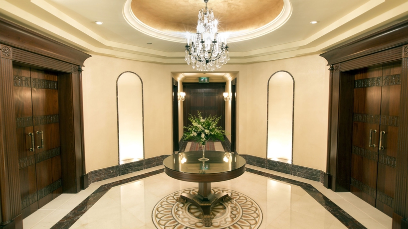 Imagen de los interiores del Hotel Intercontinental Phoenicia Beirut, An Ihg. Foto 10