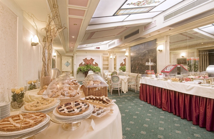 Imagen del bar/restaurante del Hotel Intercontinental Rome Ambasciatori Palace, An Ihg. Foto 3