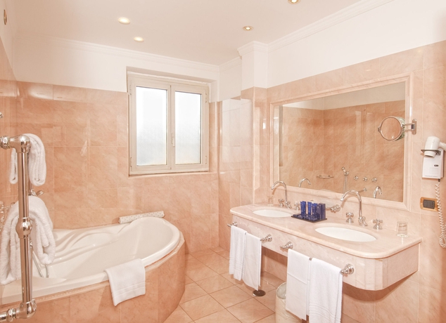 Imagen de la habitación del Hotel Intercontinental Rome Ambasciatori Palace, An Ihg. Foto 16
