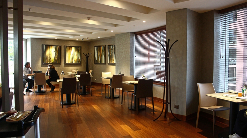 Imagen del bar/restaurante del Hotel Intercontinental Santiago. Foto 4