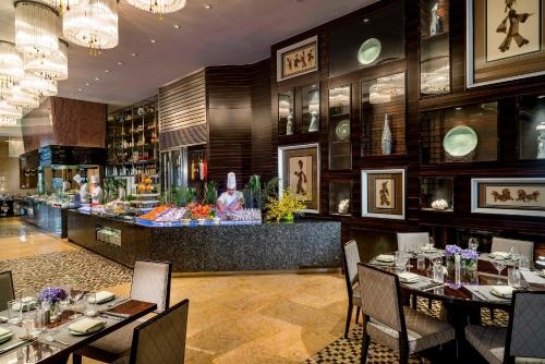 Imagen del bar/restaurante del Hotel Intercontinental Tangshan. Foto 3
