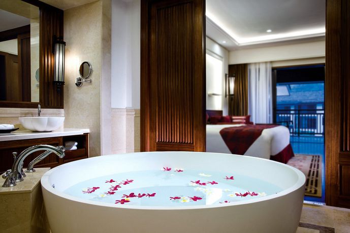 Imagen de la habitación del Hotel Intercontinental Xishuangbanna Resort. Foto 11