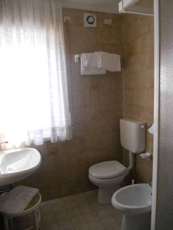 Imagen de la habitación del Hotel Interhotel. Foto 7