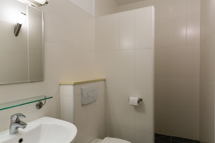 Imagen de la habitación del Hotel Inter-hotel La Dousseine. Foto 15