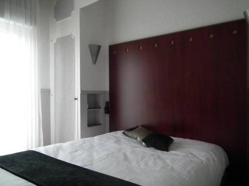 Imagen de la habitación del Hotel Inter-hotel La Roche-sur-yon Est Le Moulin Neuf. Foto 6