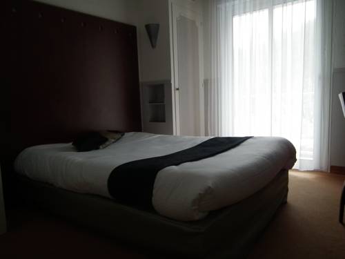 Imagen de la habitación del Hotel Inter-hotel La Roche-sur-yon Est Le Moulin Neuf. Foto 7