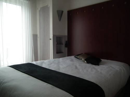 Imagen de la habitación del Hotel Inter-hotel La Roche-sur-yon Est Le Moulin Neuf. Foto 11