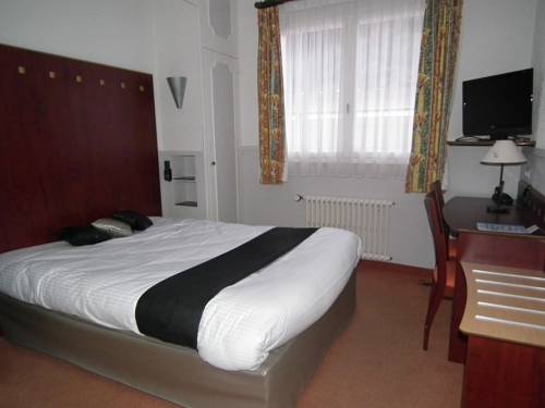 Imagen de la habitación del Hotel Inter-hotel La Roche-sur-yon Est Le Moulin Neuf. Foto 13