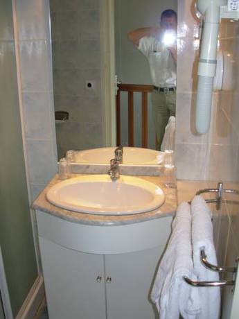 Imagen de la habitación del Hotel Interhotel Le Clos Des Tanneurs. Foto 8