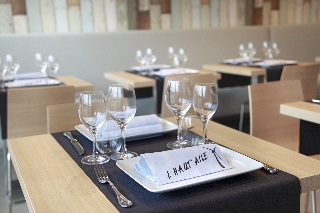 Imagen del bar/restaurante del Hotel Inter-hotel L'haut'aile. Foto 5