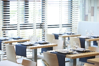 Imagen del bar/restaurante del Hotel Inter-hotel L'haut'aile. Foto 6