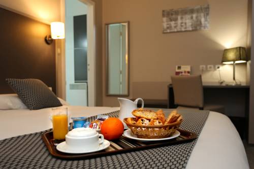 Imagen de la habitación del Hotel Inter-hotel Libourne Nord Henri Iv. Foto 3