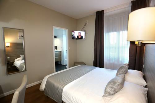 Imagen de la habitación del Hotel Inter-hotel Libourne Nord Henri Iv. Foto 16