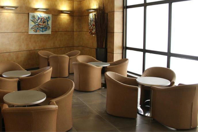 Imagen de los interiores del Hotel Inter-hotel Parc Des Expositions. Foto 9