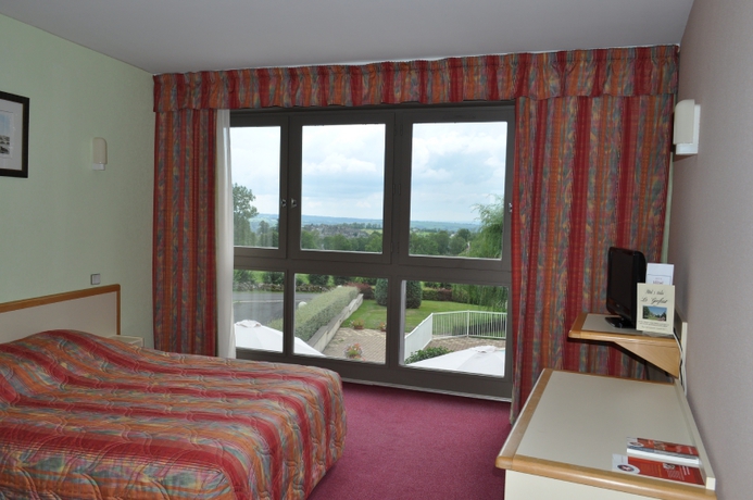 Imagen de la habitación del Hotel Inter-hotel Salers Le Gerfaut. Foto 4